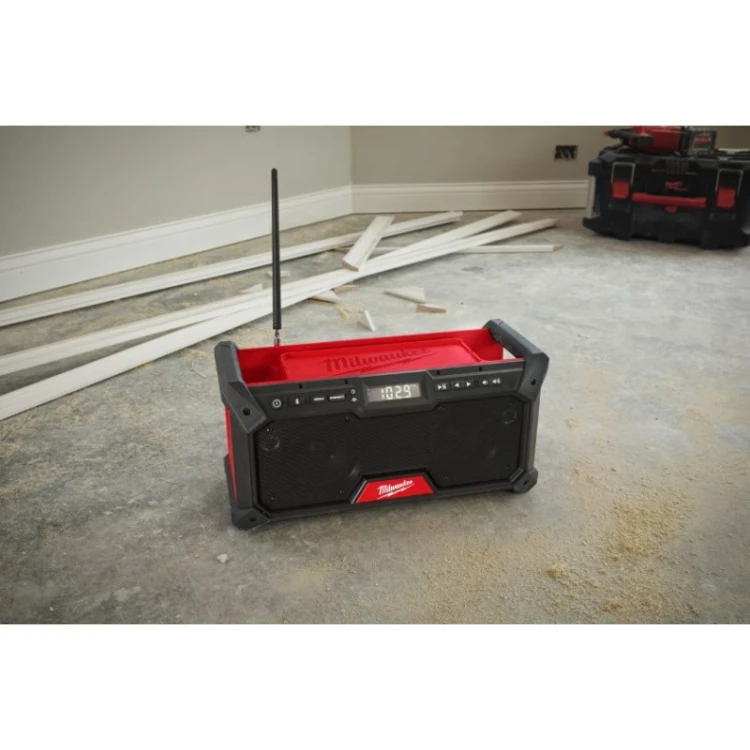 milwaukee-m18-raddabg2-0-akumulatorowe-radio-dab-do-pracy-w-terenie (2).jpg