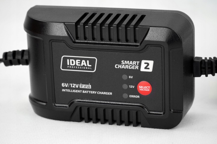 inteligentny-przenosny-PROSTOWNIK-do-ladowania-IDEAL-SMART-CHARGER-2-6V-12V-Zawiera-baterie-nie.jpg