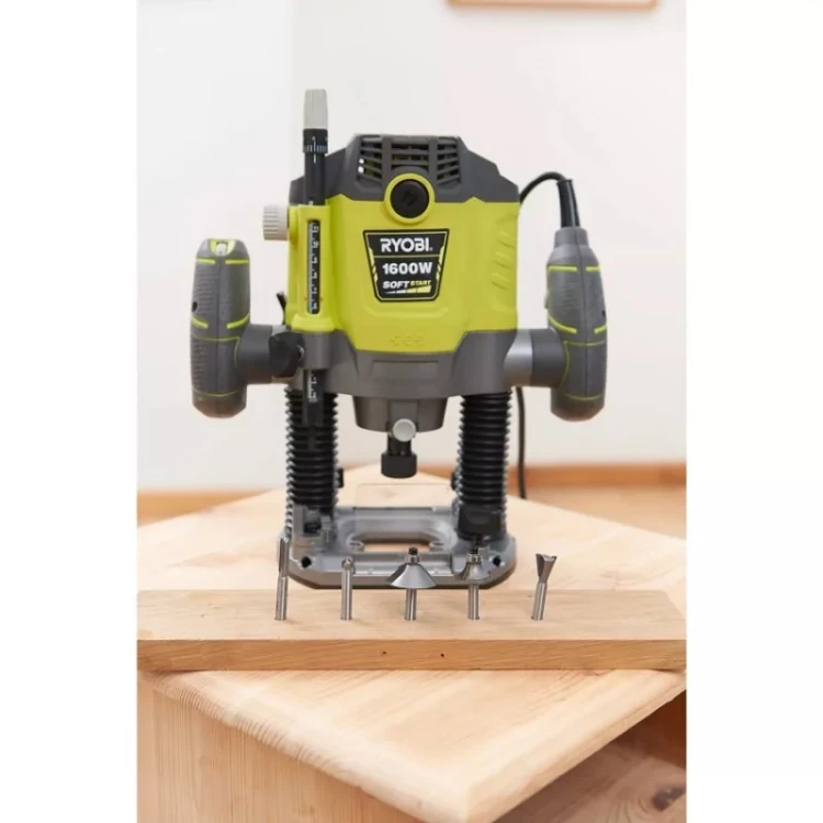 frezarka-gornowrzecionowa-rrt1600-k-1600w (3).webp
