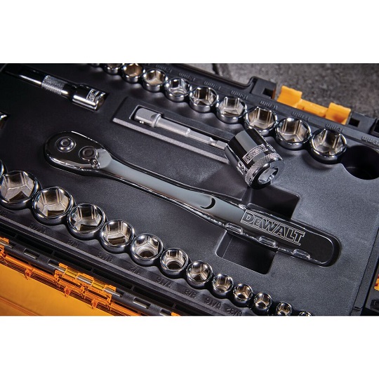 zestaw-34-szt-nasadek-1-4-i-3-8-z-grzechotka-DeWALT-DWMT45034-0-70850.jpg