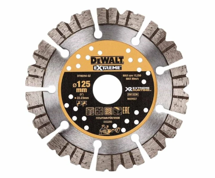 tarcza-diamentowa-segmentowa-do-szybkiego-ciecia-betonu-do-szlifierek-katowych-125-1-8-7-5mm-DeWalt-DT90294-QZ-2764.jpg