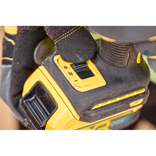 akumulatorowa-zakretarka-udarowa-hydrauliczna-1-4-18V-XR-56Nm-DeWalt-DCF870N-XJ-Li-Ion-70092.jpg